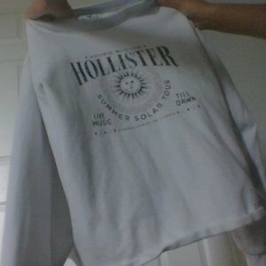 Hollister crop white crew neck!
